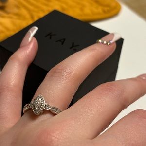 KAY JEWELERS RING SIZE 7! 1/5 carrot diamond!!!
